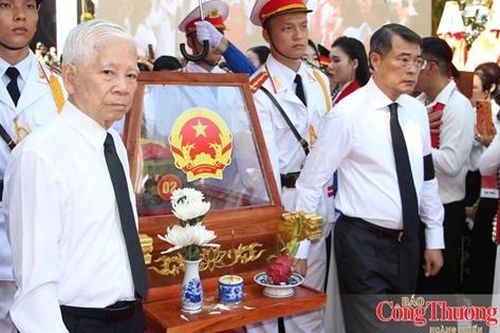 Chùm ảnh: Trong vòng tay Nhân dân, các liệt sĩ trở về với đất mẹ
