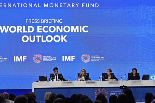 IMF nâng dự báo tăng trưởng kinh tế toàn cầu, cảnh báo về rủi ro AI và nợ công
