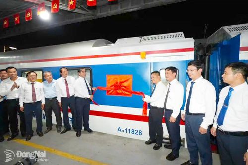 Đưa vào khai thác đoàn tàu chất lượng cao tuyến Sài Gòn - Nha Trang
