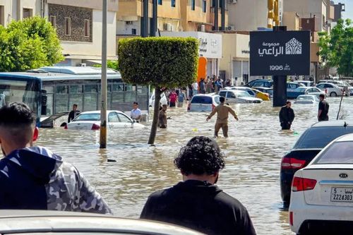 Libya: Mưa xối xả nhấn chìm nhiều tuyến phố ở Tripoli, 2 người thiệt mạng