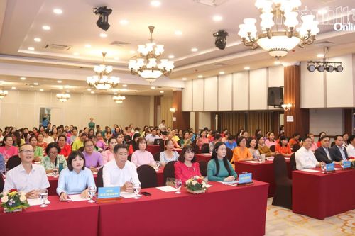 Diễn đàn “Phát huy vai trò của phụ nữ trong kinh tế tập thể thời kỳ chuyển đổi số, chuyển đổi xanh”