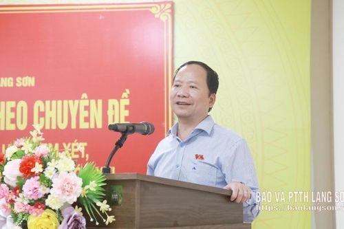 Đoàn đại biểu Quốc hội tỉnh tiếp xúc cử tri lấy ý kiến đối với dự án Luật Bưu chính (sửa đổi)