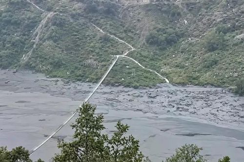Lũ quét cuốn trôi hơn 200 ngôi nhà tại Nepal