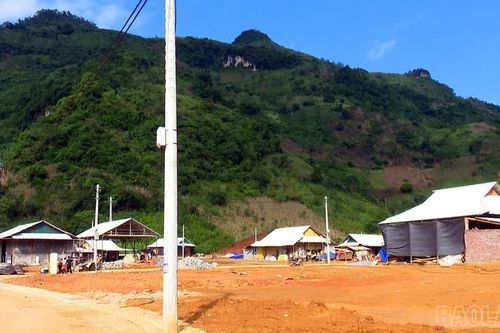 Văn Chấn giúp người dân an cư trên vùng đất mới