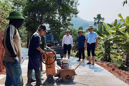 Lương Thịnh đẩy nhanh tiến độ thi công 14 công trình giao thông nông thôn