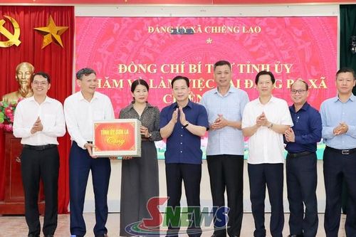 Đồng chí Bí thư Tỉnh ủy làm việc với xã Chiềng Lao