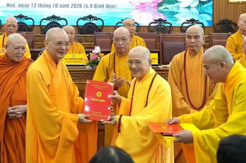 Huế: Trao quyết định chuẩn y nhân sự Ban Trị sự GHPGVN thành phố và các ban chuyên môn, nhiệm kỳ 2026-2031
