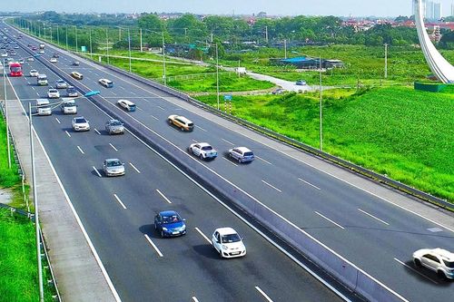 Vì sao xe tải chọn quốc lộ 5 thay vì cao tốc?