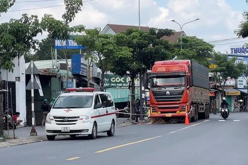 TP.HCM: Xe đầu kéo va chạm xe máy, người đàn ông tử vong tại chỗ