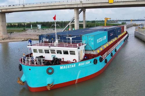 Vận tải tăng trưởng 16%, đường thủy chia sẻ áp lực đường bộ