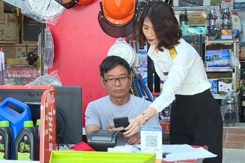 Thuế tỉnh Thanh Hóa chủ động hỗ trợ người dân sử dụng eTax Mobile