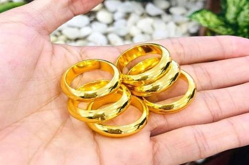 Giá vàng tiếp đà giảm tới nửa triệu mỗi lượng