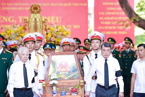 Thủ tướng Lê Minh Hưng dự Lễ viếng, truy điệu và an táng hài cốt liệt sĩ tại Công viên Lê Thị Riêng