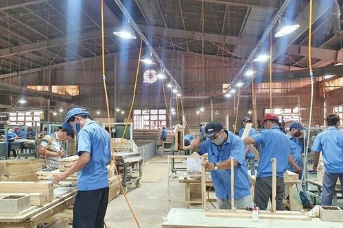 Doanh nghiệp gỗ tiến thoái lưỡng nan vì nghẽn dòng vốn thuế giá trị gia tăng
