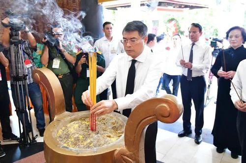 Lễ viếng, truy điệu và an táng 731 hài cốt liệt sĩ được tìm thấy tại Công viên Lê Thị Riêng