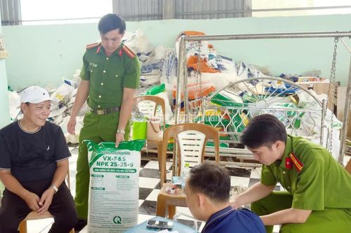 Đối tượng sản xuất phân bón giả quy mô lớn tại Cà Mau bị bắt