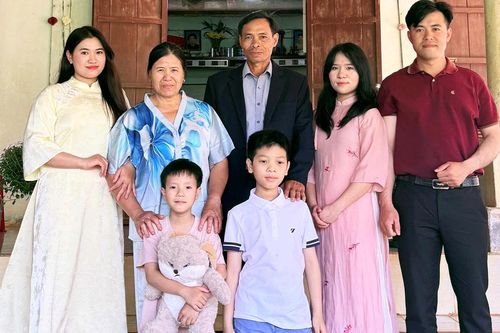 'Gia đình học tập' 5 trụ cột, 6 người con trưởng thành trên vùng biên cương Tuy Đức