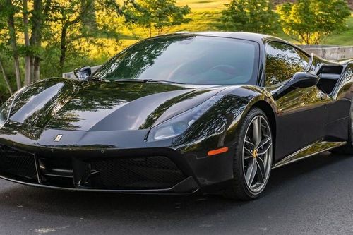 Siêu xe Ferrari bị xước gương, nứt cửa nhưng chủ xe 'trắng tay' khi đòi bồi thường chỉ vì lý do này