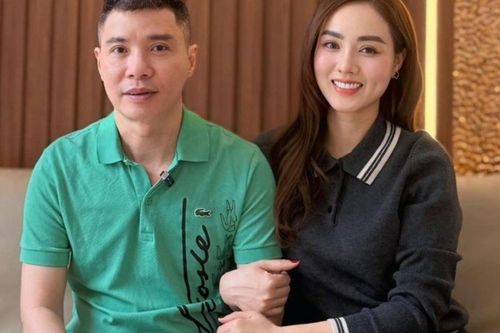Vợ trẻ của NSND Công Lý khen chồng phong độ