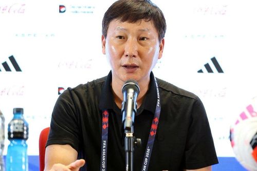 HLV Kim Sang-sik chốt thời điểm rời Việt Nam, hé lộ kế hoạch tiếp theo
