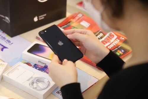 10 mẫu điện thoại iPhone nhỏ gọn đáng mua: Dễ cầm một tay, dùng hằng ngày vẫn mượt