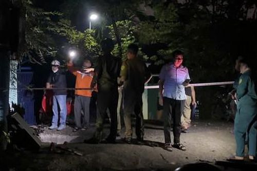 Điều tra vụ bé trai bán vé số tử vong trong con hẻm bị ngập nước