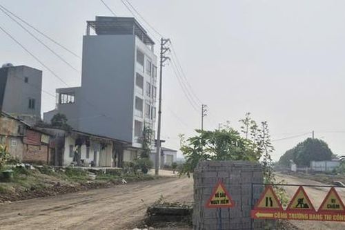 Xã Hoài Đức: Tuyến đường ĐH02 thi công trở lại, người dân bớt nỗi lo