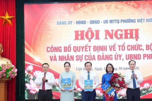 Phường Việt Hưng thành lập 5 phòng chuyên môn, kiện toàn 13 chi bộ trực thuộc