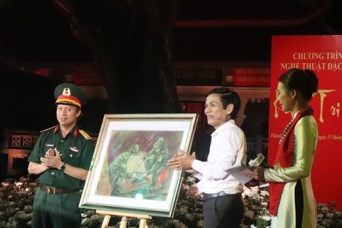 Lời hẹn trở về của người lính trong tranh họa sĩ Lê Sa Long
