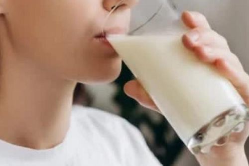 Cô gái bất ngờ sâu 7 chiếc răng vì thói quen không vệ sinh răng miệng