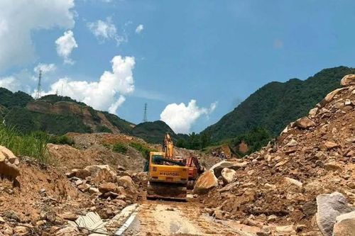 Rủi ro lũ quét, sạt lở từ Quảng Trị đến Gia Lai