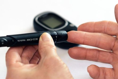 Người đái tháo đường khi dùng metformin quản lý bệnh cần lưu ý gì?