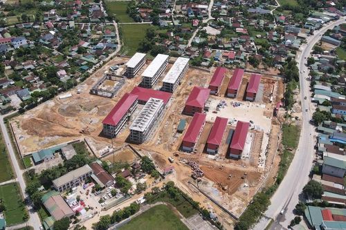 Niềm vui dưới mái trường nội trú khang trang nơi biên giới