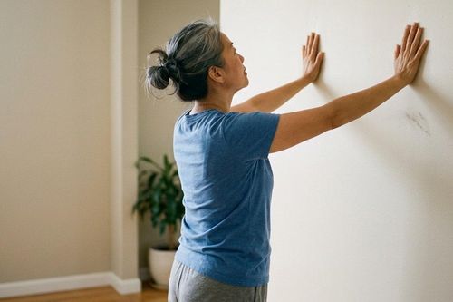 5 bài tập nhẹ nhàng giúp người trên 50 tuổi duy trì độ linh hoạt của khớp