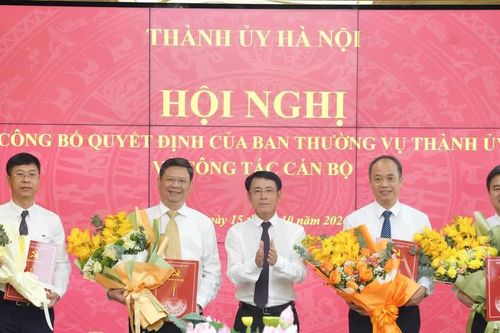 Ông Duy Hoàng Dương làm Giám đốc Sở Tư pháp Hà Nội, ông Nguyễn Anh Quân làm Bí thư xã Kim Anh