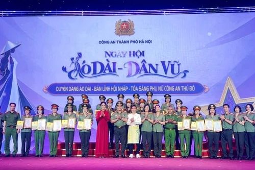 Cụm thi đua số 5 xuất sắc giành giải Nhất tại 'Ngày hội Áo dài - Dân vũ'