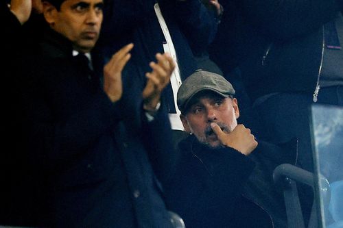 Guardiola trở lại Etihad đúng đêm Man City bị PSG dạy bóng đá