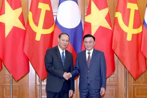 Việt Nam-Lào đẩy nhanh các dự án kết nối giao thông, năng lượng