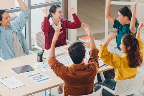 Khi hạnh phúc của người lao động không còn nằm ngoài giờ làm