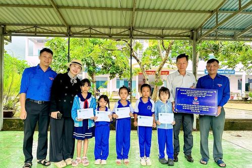 Tuổi trẻ xã Ô Lâm chung sức xây dựng quê hương giàu đẹp