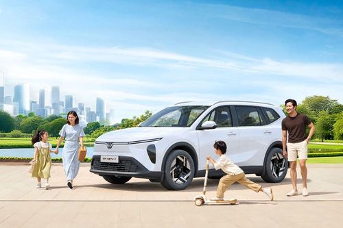 Đi xa tới 450km, sạc nhanh khoảng 30 phút, VF MPV 7 hợp những chuyến cuối tuần của cả nhà