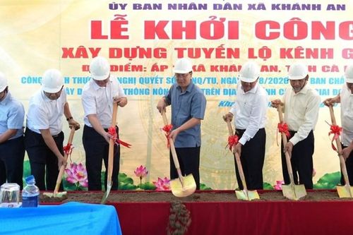 Đồng loạt khởi công 22 tuyến đường giao thông nông thôn ở Cà Mau