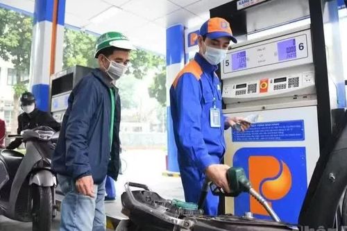 Giá xăng giảm mạnh, dầu mazut tăng hơn 1.000 đồng/kg