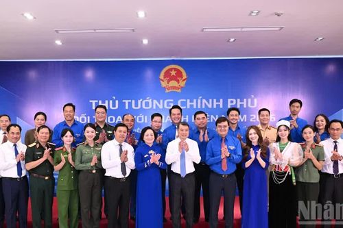[Ảnh] Thủ tướng Lê Minh Hưng dự Chương trình Đối thoại với thanh niên