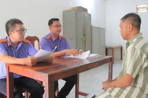 Một phạm nhân được kháng nghị giám đốc thẩm về hình phạt, trả tự do