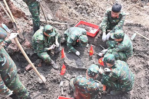 Tìm thấy thêm 8 bộ hài cốt liệt sĩ tại Công viên Lê Thị Riêng