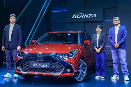 Toyota Glanza 2026 siêu rẻ chỉ 190 triệu đồng, 'chung trứng' Suzuki Baleno