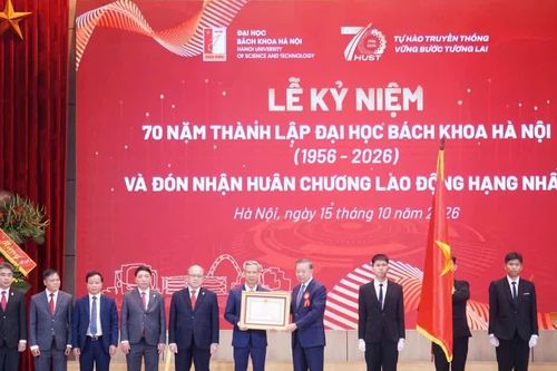 Tổng Bí thư, Chủ tịch nước Tô Lâm trao Huân chương Lao động hạng Nhất cho Đại học Bách khoa Hà Nội