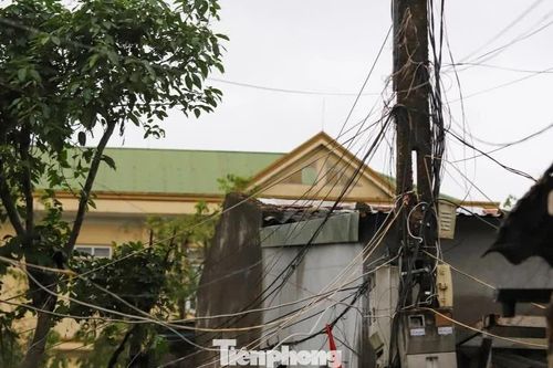 Sống thấp thỏm ở khu tập thể xuống cấp nghiêm trọng