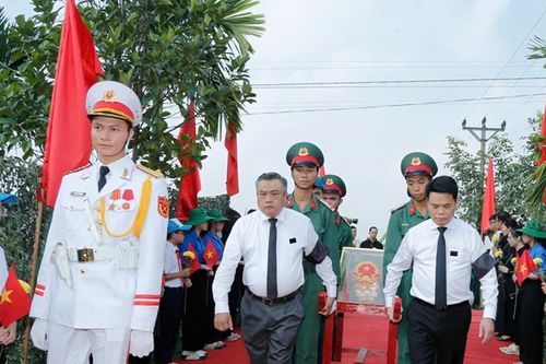 Trang nghiêm Lễ truy điệu, an táng 56 hài cốt liệt sĩ, đồng bào tử nạn